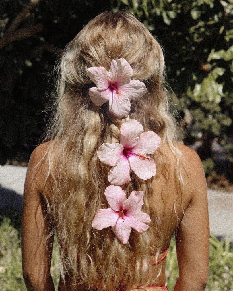 Estate, sole e capelli protetti: scopri la nostra linea SUNCARE