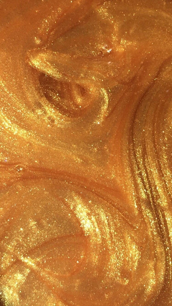 Quanti anni hanno i tuoi capelli? Scopri l'Anti-Aging per Capelli con la Linea Gold